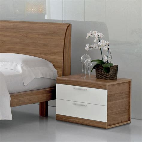 The Advantages of Bedside Table | HubPages