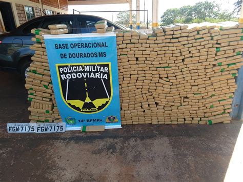 Traficante Abandona Em MS Carro 800 Kg De Maconha Furtado Em SP E