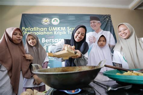 Kembangkan Umkm Sdg Jabar Latih Para Santri Olah Keripik Talas Di