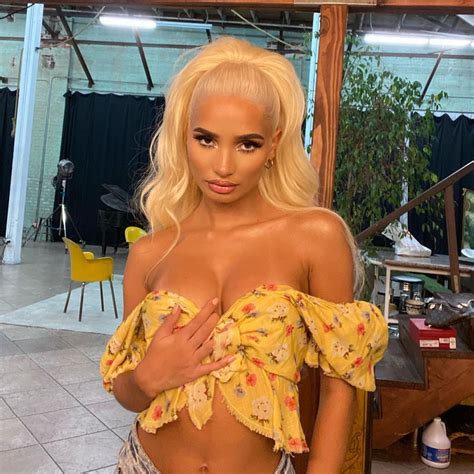 Pia Mia Live Stream Video 10/20/2020 • CelebMafia