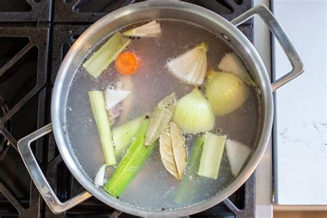 Easy Homemade Chicken Broth Momsdish