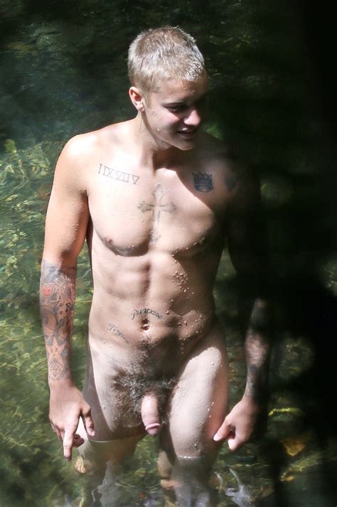 Omg He S Naked Justin Bieber Skinny Dipping In Hawaii Omg Blog