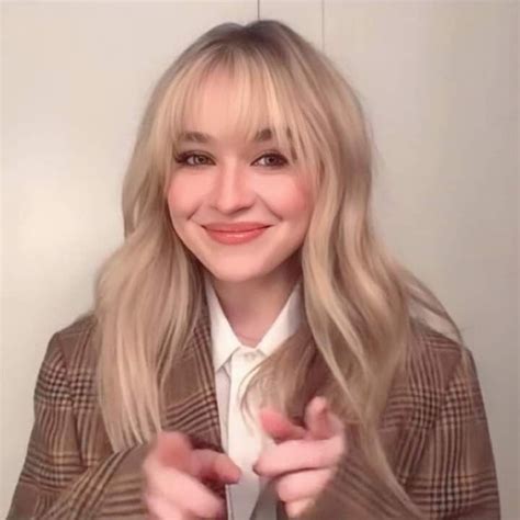 Sabrina Carpenter Hair Inspo Hair Inspiration Blonde Hair With Bangs