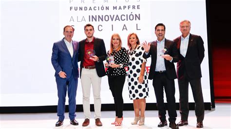 Fundación Mapfre premia a un exoesqueleto que lee la mente y a una app