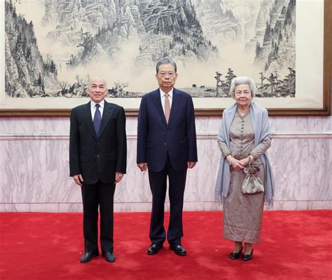 China S Top Legislator Meets Cambodian King Queen Mother China S