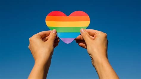 Feliz día del Orgullo Gay Las mejores frases e imágenes para felicitarlo por WhatsApp
