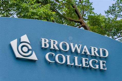 Entrance Sign To the Campus of Broward College Editorial Stock Image ...