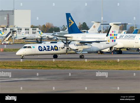 Qazaq air aircraft hi-res stock photography and images - Alamy