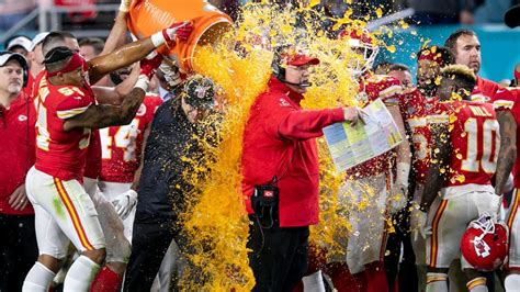 Super Bowl Gatorade Shower What To Know Before You Place This Popular