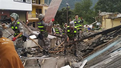 China: Rescue operations continue in Sichuan after earthquake kills ...