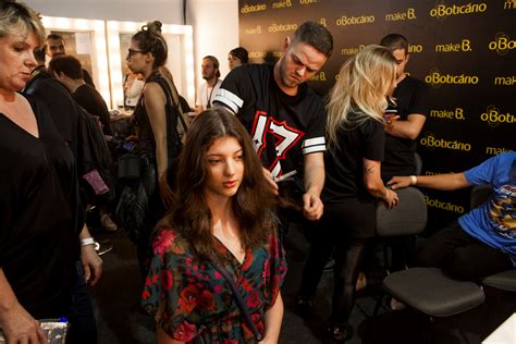 Make Coisa e Tal Notícia CINCO TRUQUES DE BELEZA DOS BASTIDORES DO SPFW