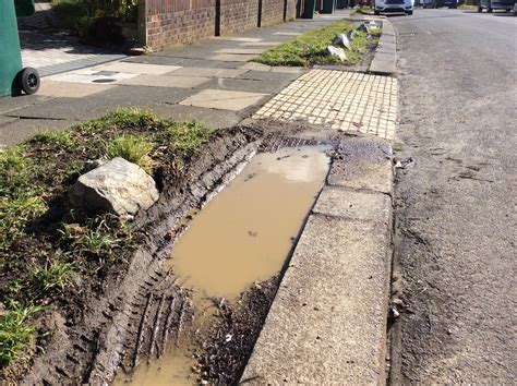 Crackdown on verge parking urged by Hove councillor – Brighton and Hove