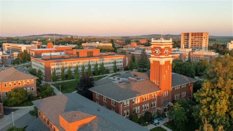 Faculty Crimson Club Wsu Pullman Office Of The Chancellor