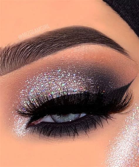 Gorgeous Eyeshadow Looks The Best Eye Makeup Trends Shimmery Icy Grey