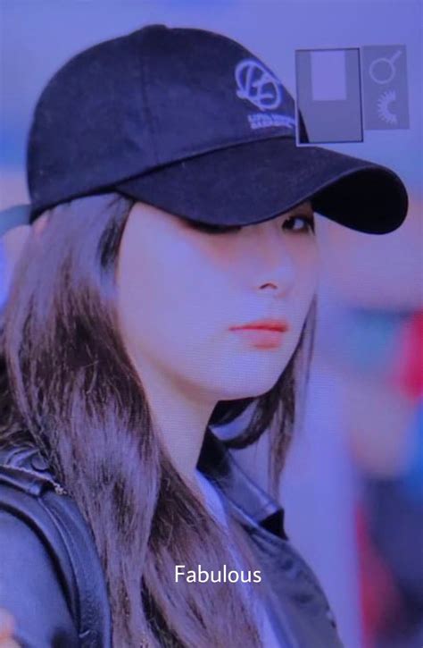 SeulRene슬린 Daily on Twitter PIC HD 180327 Gimpo