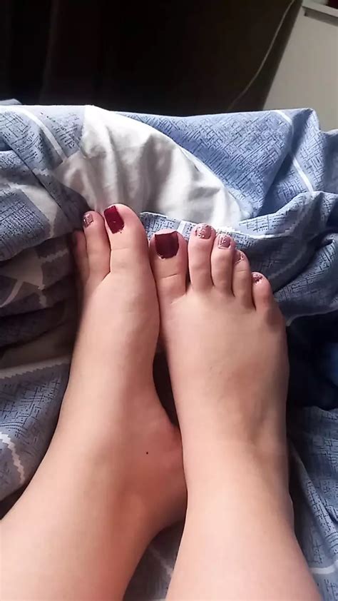 The Beauty Showed Her Legs And Toes Shemale Amateur Porn XHamster