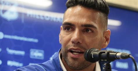 Falcao Es Presentado Como Jugador De Millonarios Ante Más De 30 000