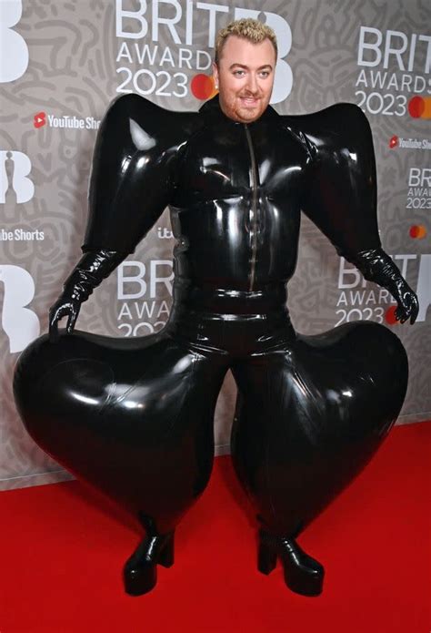 Sam Smith Revoluciona La Alfombra Roja De Los Brit Awards 2023 Con Su