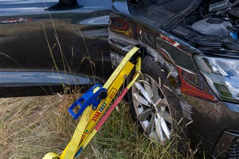 Zubringer Zur A Auto Landet Am Wildschutzzaun Suhl Zella Mehlis