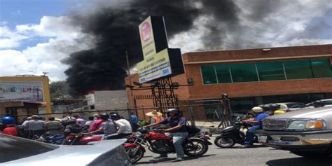 Fotos Incendio De Gran Magnitud Azot Un Sector De Los Ru Ces En