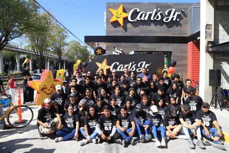 Inauguran Carls Jr Pabell N Serd N M Xico Ruta M Gica