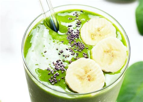 Simple 4 Ingredient Healthy Green Smoothie Recipe