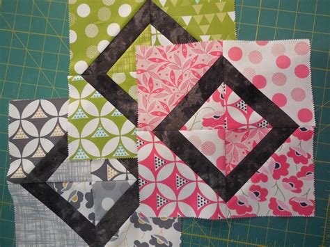 QUILTERS...ENJOY COLOUR! : Pink Diamond Quilt Block