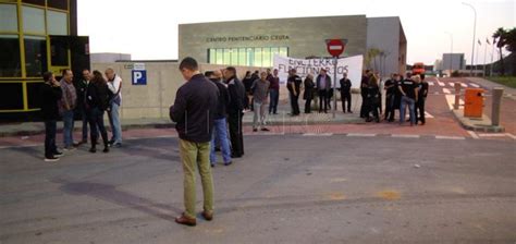 Trabajadores De Prisiones Exigen Un Cambio De La Ley Que Los Proteja