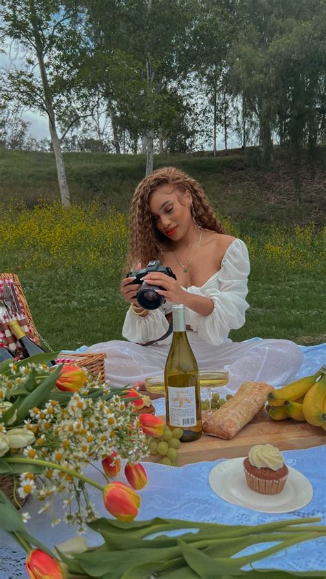 Picnic Photoshoot Ideas Cottage Core Aesthetic Romantic Aesthetic