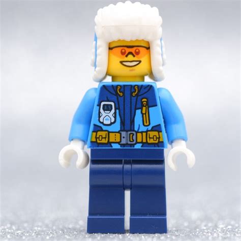 𝘗𝘓𝘖𝘠𝘉𝘙𝘐𝘊𝘒 Arctic Ushanka Hat TOWN CITY LEGO Minifigures