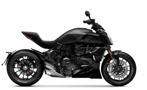 Ducati Diavel The Maxi Naked Powerful And Muscular