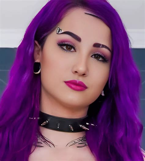 Valerica steele wiki age boyfriend net worth photos videos ethnicity