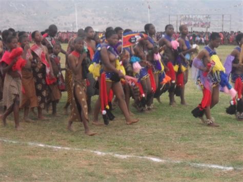 PICTURES: A Burst of Colour at The Swaziland Annual Reed Dance 2012 ...