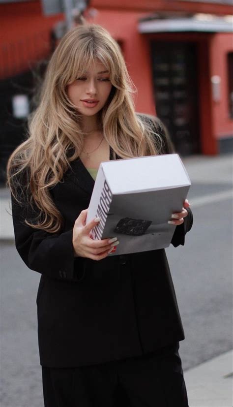 Pin by 𓆩𓆪 on hair Blonde hair inspiration Long hair with bangs Long hair styles