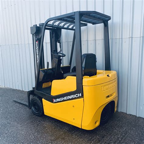 JUNGHEINRICH USED 3 WHEEL ELECTRIC FORKLIFT 2724