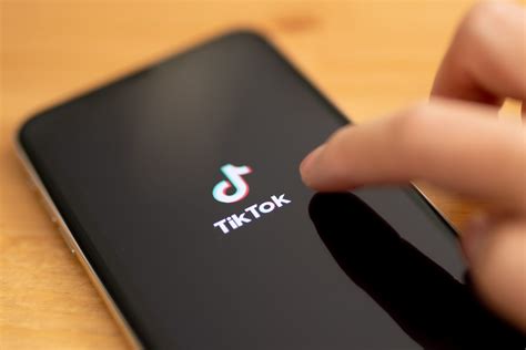 La Comisión Europea prohíbe instalar TikTok a sus trabajadores