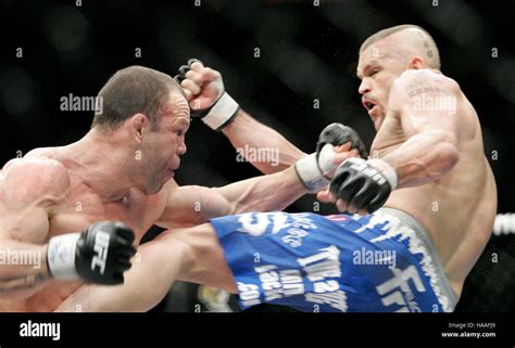 Chuck Liddell, right, fights Wanderlei Silva during UFC 79 at the ...