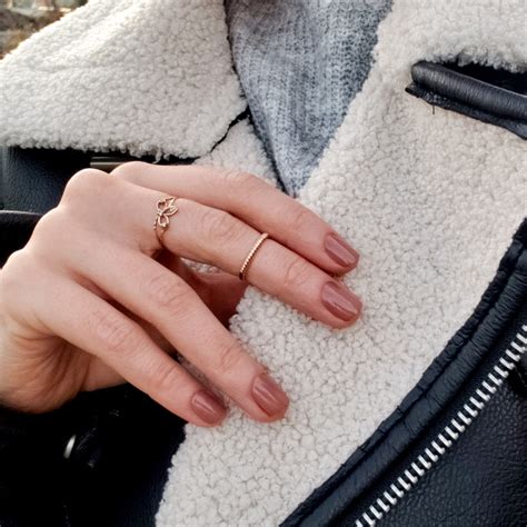 Лак для ногтей Catrice More Than Nude тон Toffee To Go Жидкие колготки для ногтей Отзывы