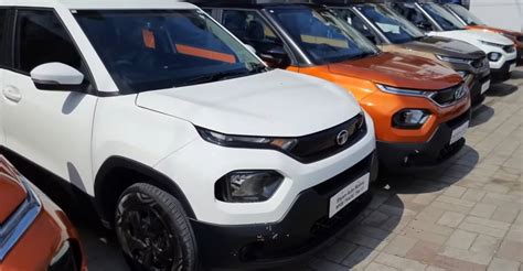 Tata Punch Creative vs Adventure trims walkaround at a dealership [Video]