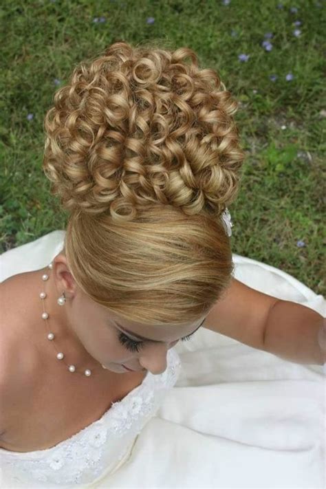 Chignon Bouclee En Hauteur Bridal Hair Inspiration Up Hairstyles