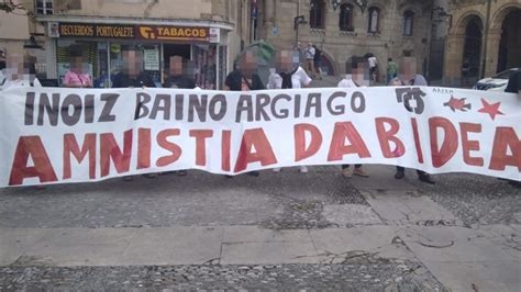 20 09 2021 Portugalete Bilbao Manifestación y pancartas a favor de