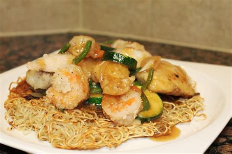 Über Bites: Seafood Stir Fry with Crispy Noodles