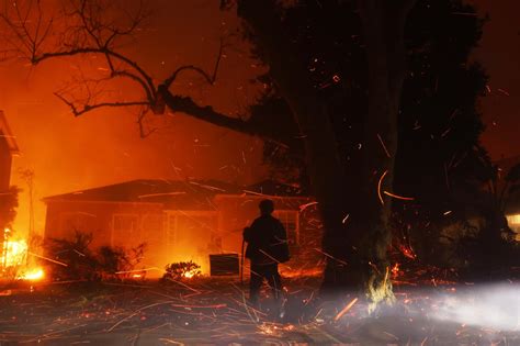 Incendi Los Angeles Almeno Morti Ancora Vento Forte