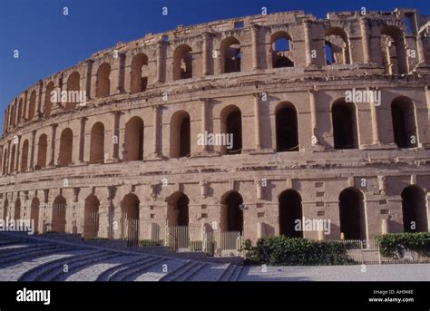 Tunisia El Jem The Ancient Roman Amphitheater Stock Photo Alamy