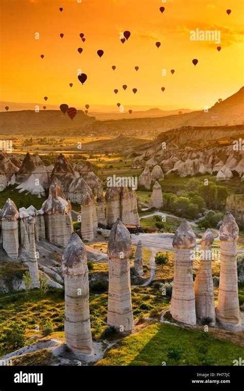 Kapadokya Balloons Hi Res Stock Photography And Images Alamy