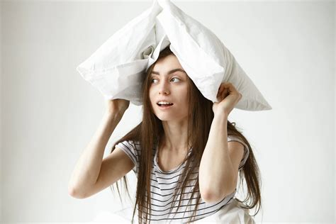 How to Re-Fluff a Flat Pillow – Qutool® Store