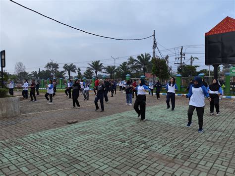 Senam Bersama Pegawai Badan Meteorologi Klimatologi Dan Geofisika