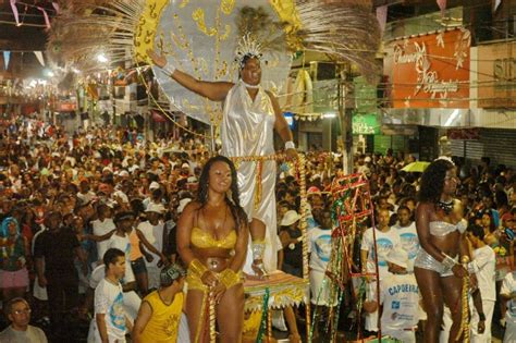 Domingo De Carnaval Animado Em Barra Mansa Jornal Beira Rio