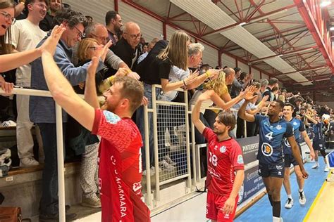 Volley ball Saint Nazaire réalise l exploit et remporte le match