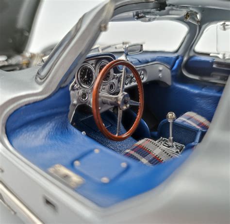 Mercedes-Benz 300 SLR Coupé 1955 blue interior in 1:18 scale by CMC